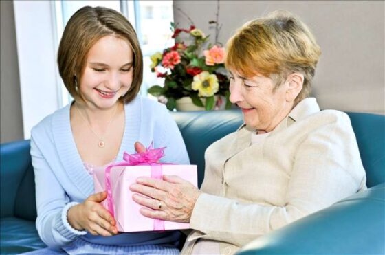 How To Create The Perfect Care Package For Your Senior Loved One