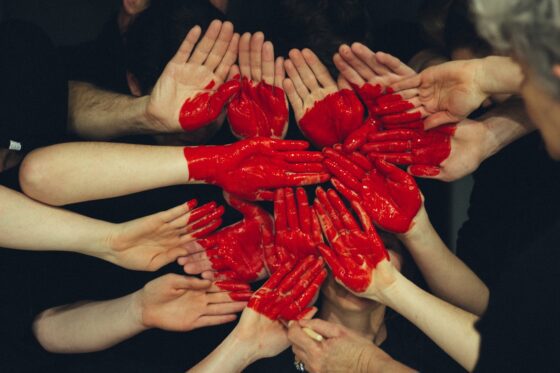 red heart hands